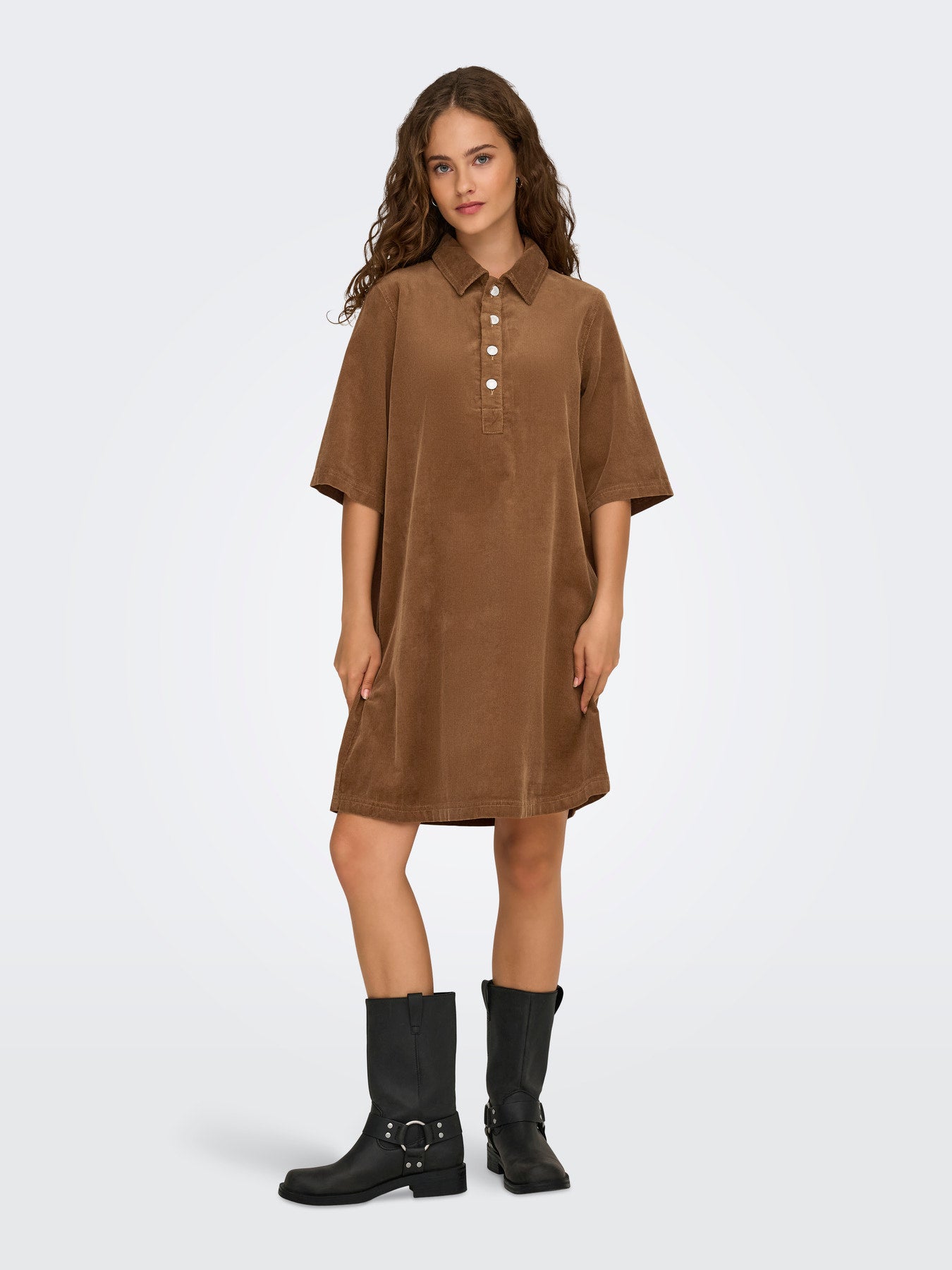 Jurken - Onlgry-Nessa S/S Corduroy Dress van Only