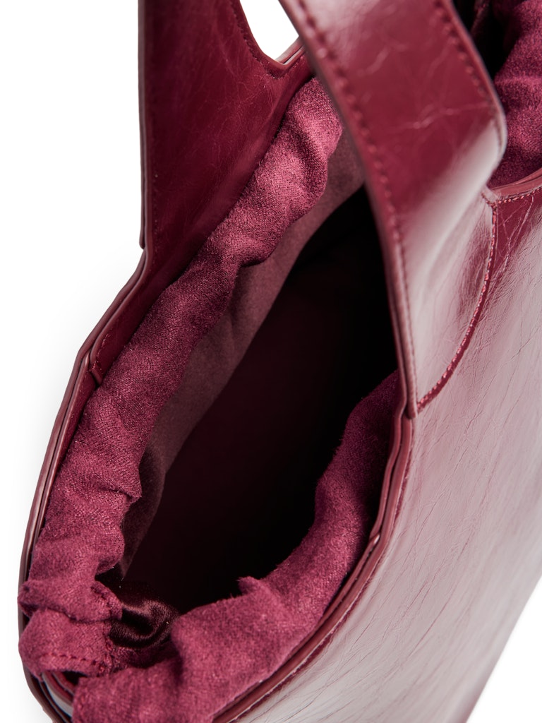 Tassen - Pcmalou Patent Boxy Bag van Pieces