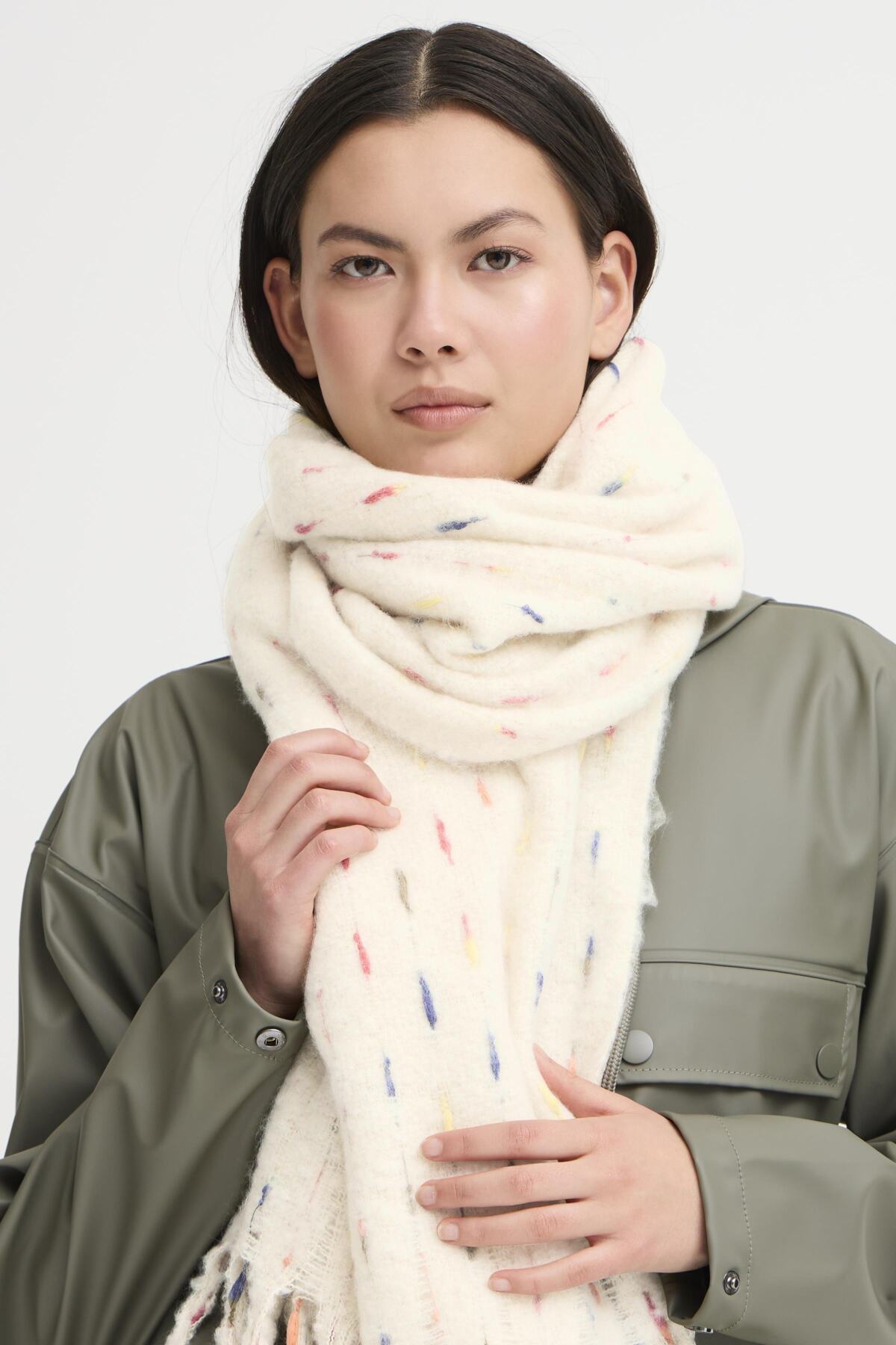 Sjaals - Ialaere Scarf van Ichi