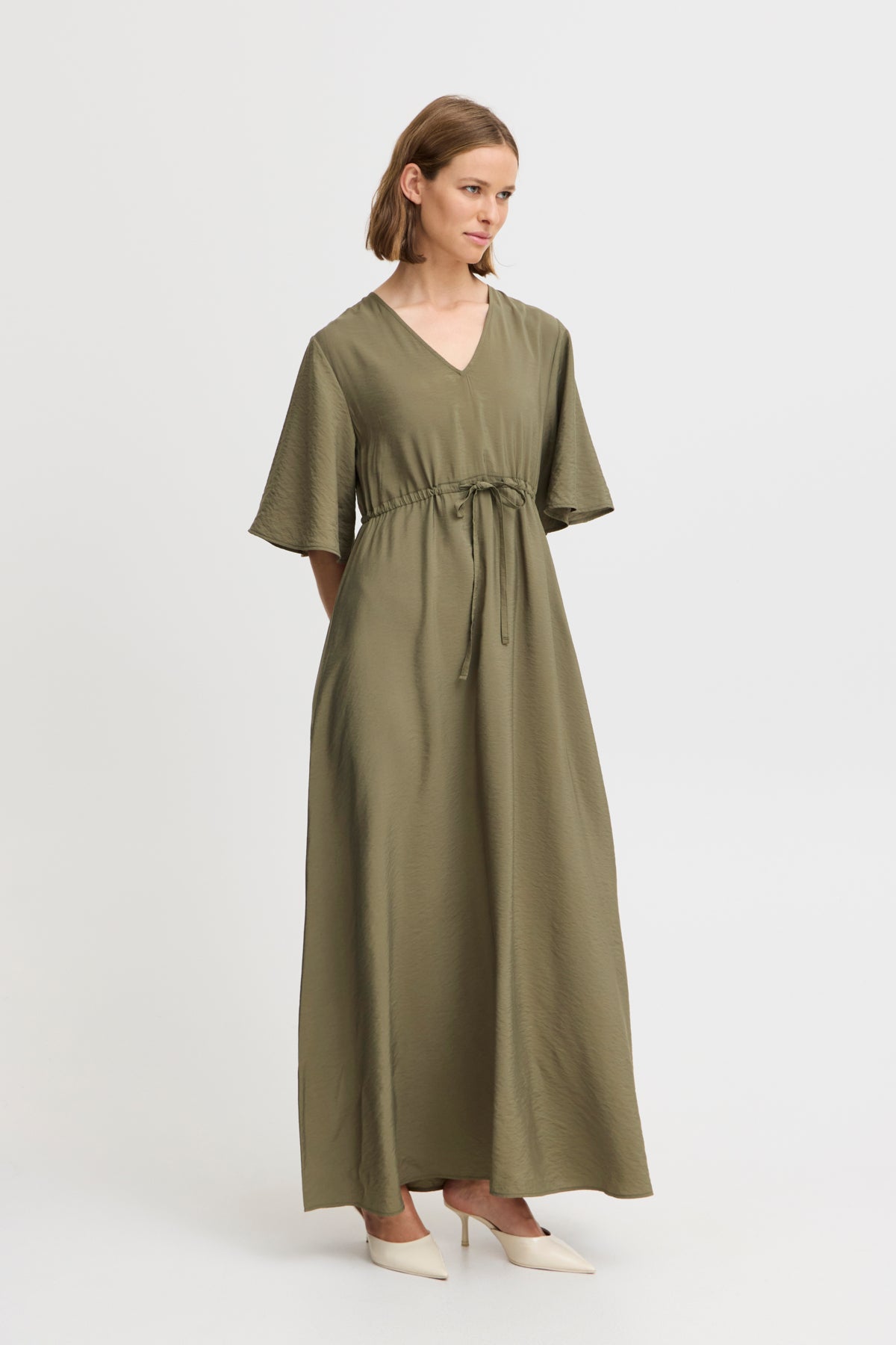 Jurken - Bymmhailey Vneck Maxi Dress van b.young