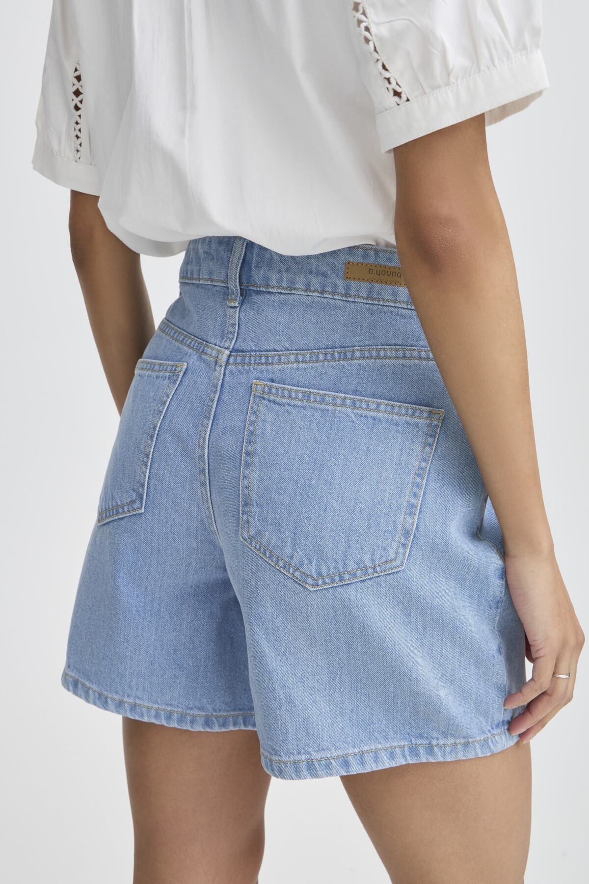 Shorts - Bykallie Shorts van b.young