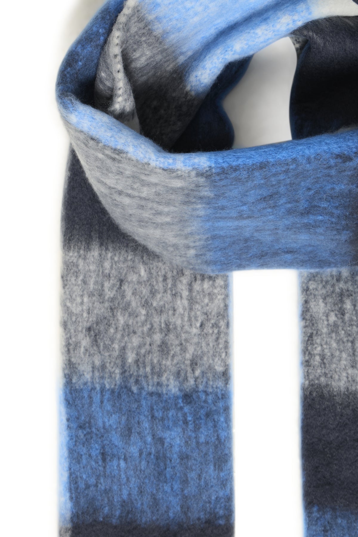 Bywatti Scarf 2
