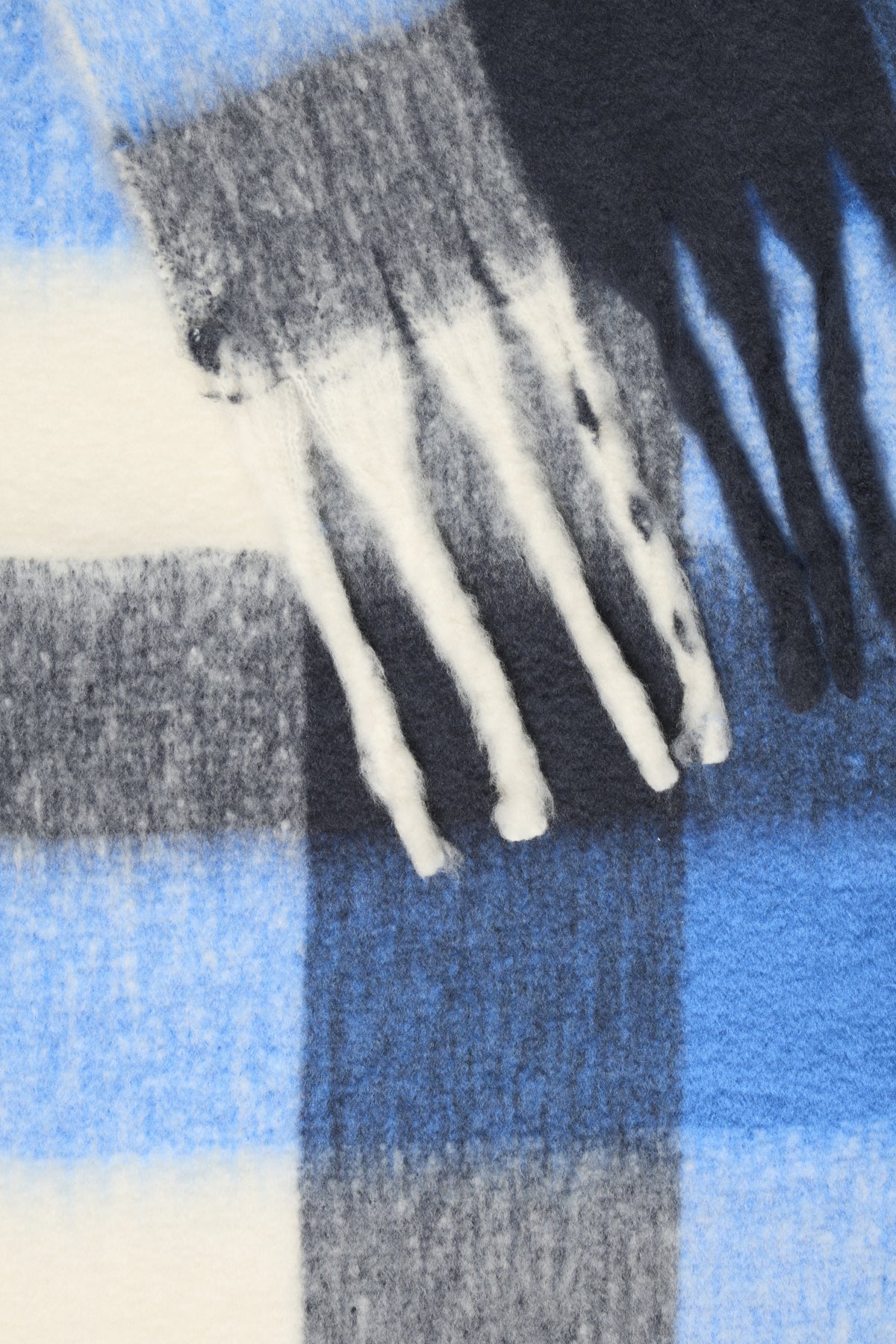 Bywatti Scarf 2
