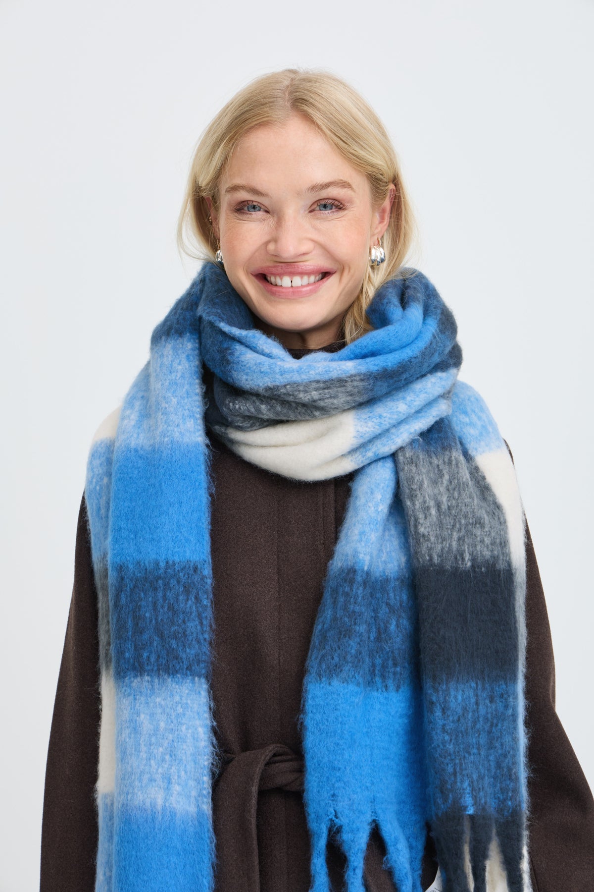 Bywatti Scarf 2