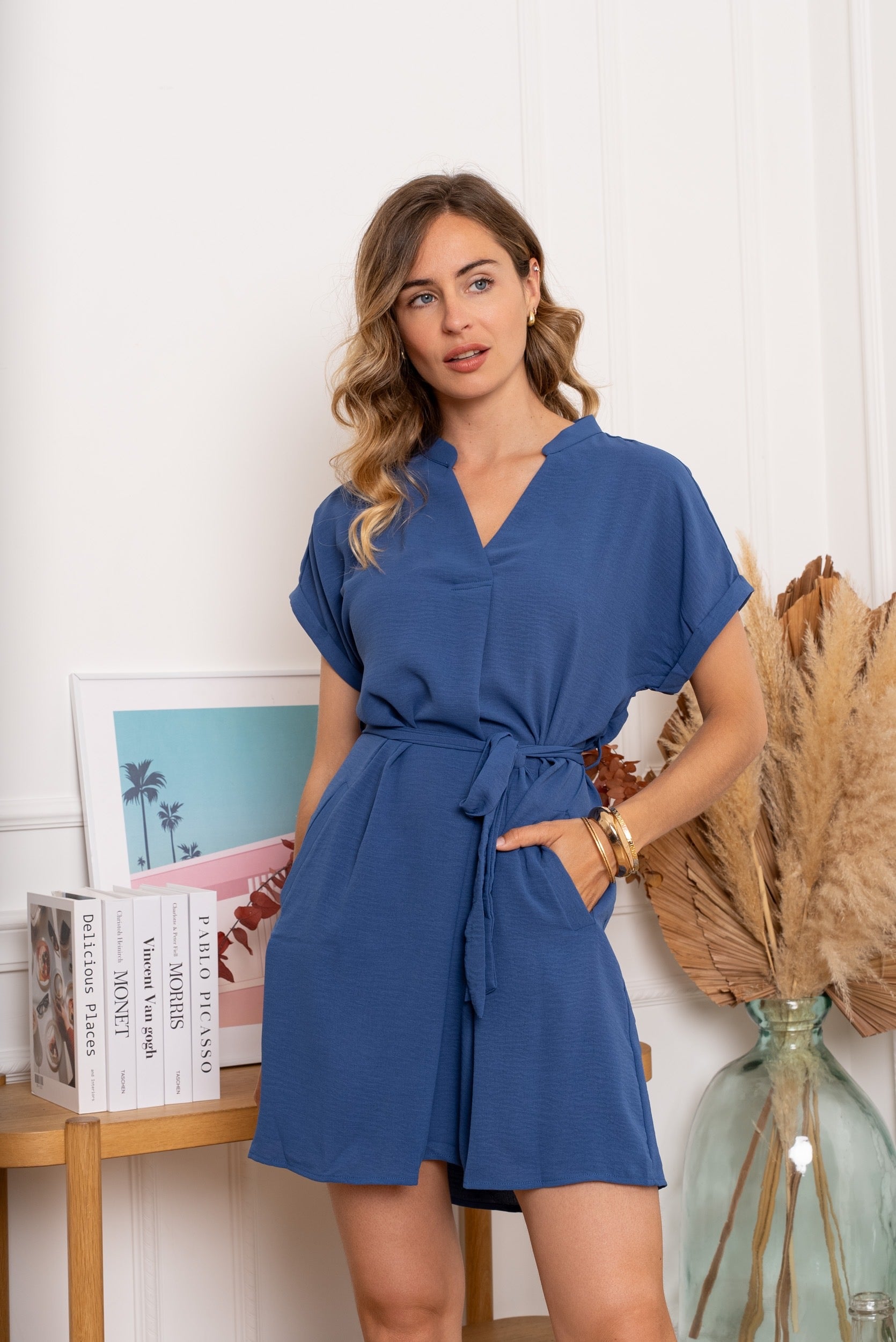indigo Jurken - Veronica V-neck short dress van Kilky