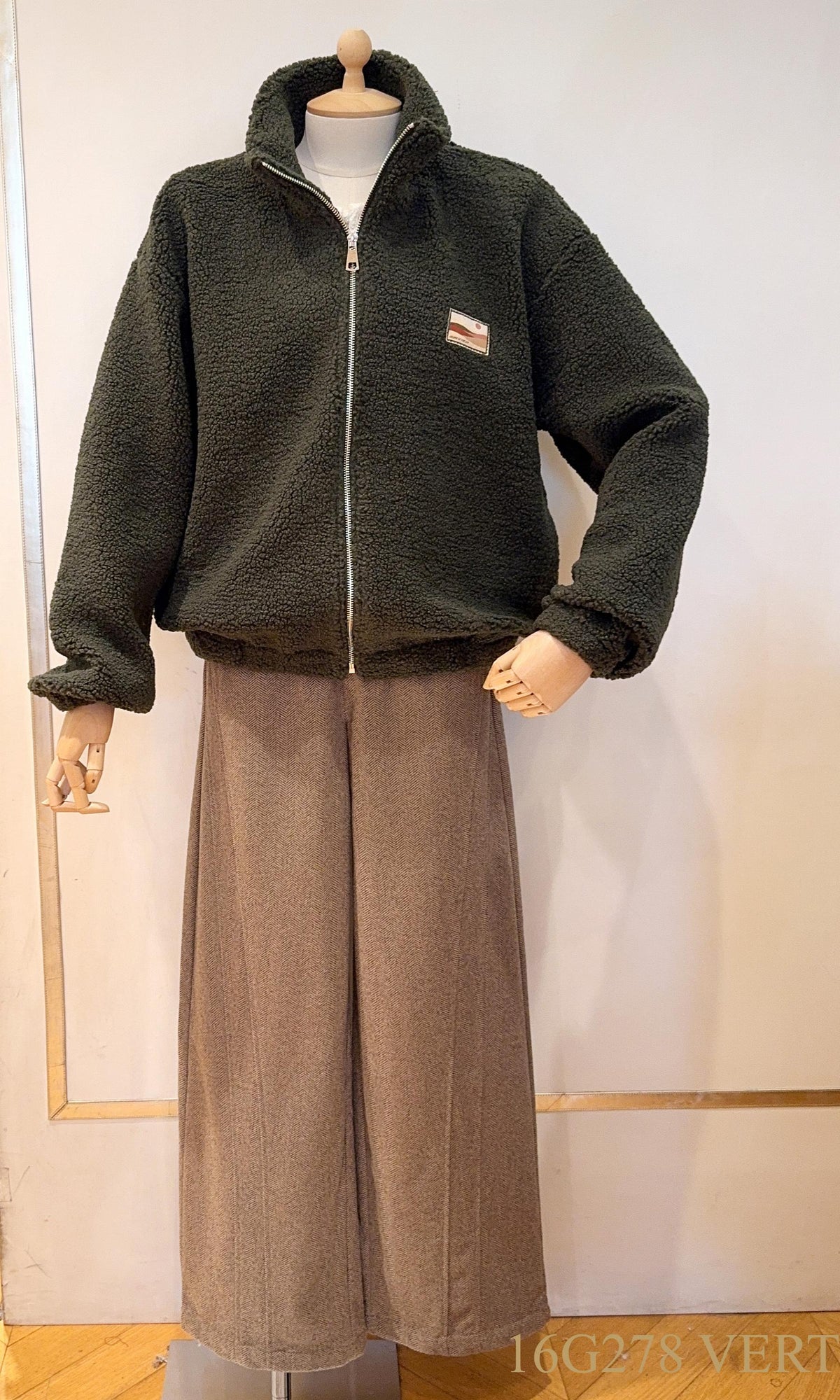 Teddy bomber with zipper