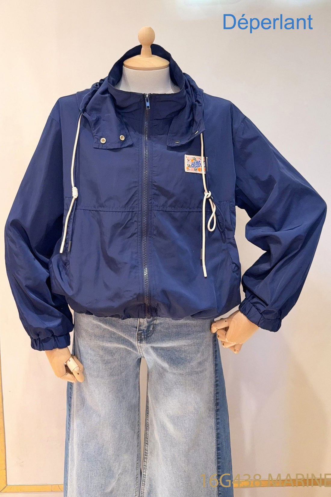 Jacket imperméable avec patch 16g438