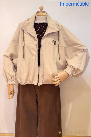 Jacket imperméable avec patch 16g279