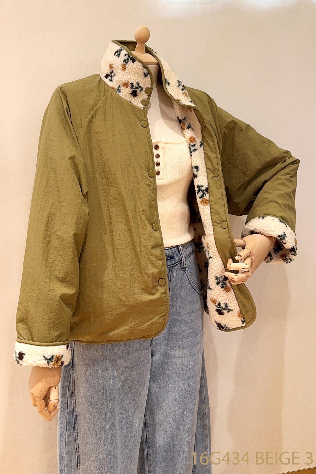 Reversibel teddy coat with flowers