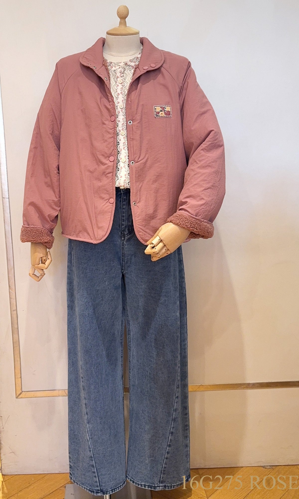 Reversibel teddy coat with patch