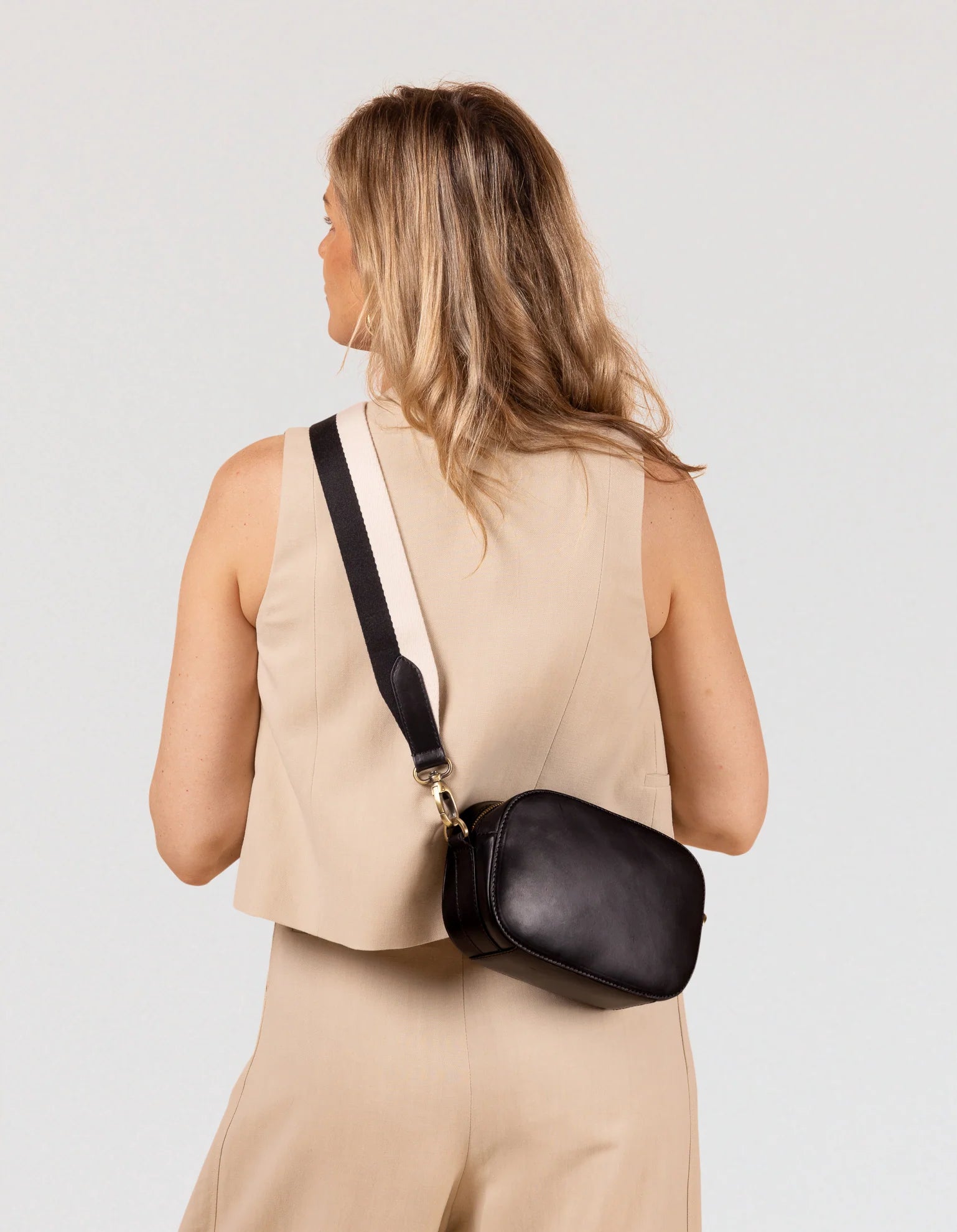 Handtassen - MAYA Black Classic Leather van O My Bag