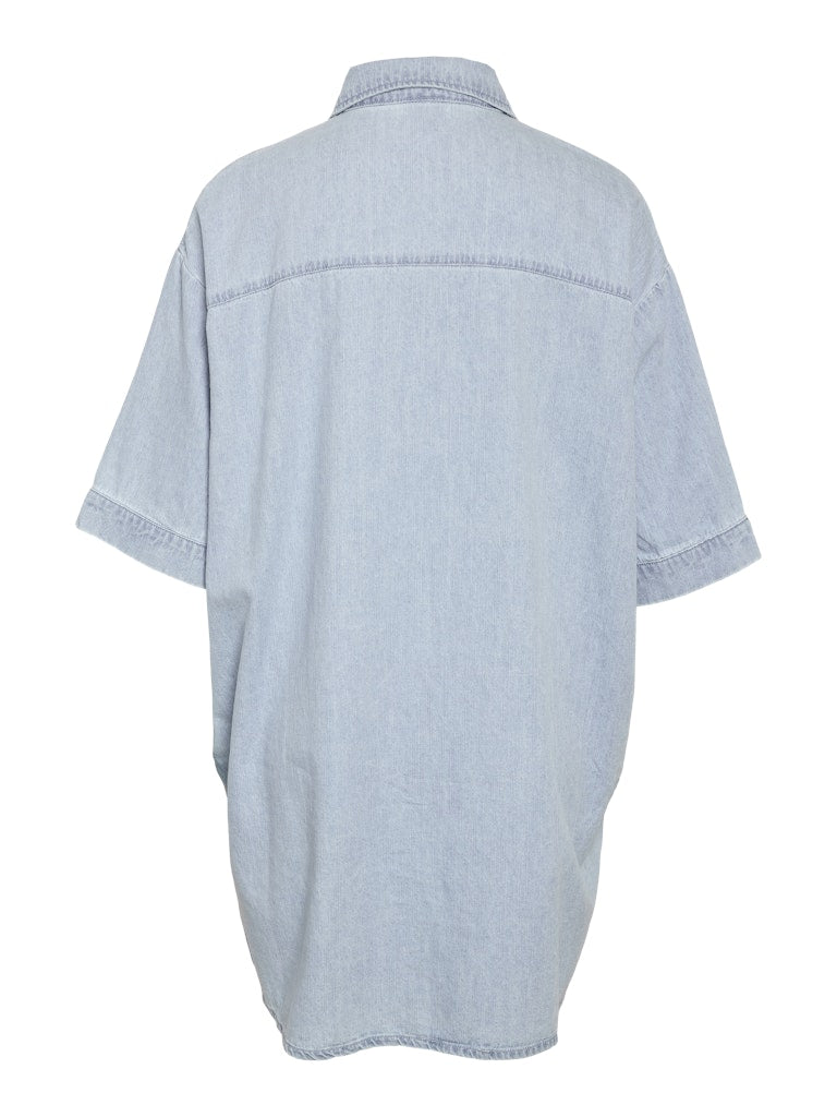 Jurken - Nmoregon S/S Denim Acid Shirt Dress van noisy may