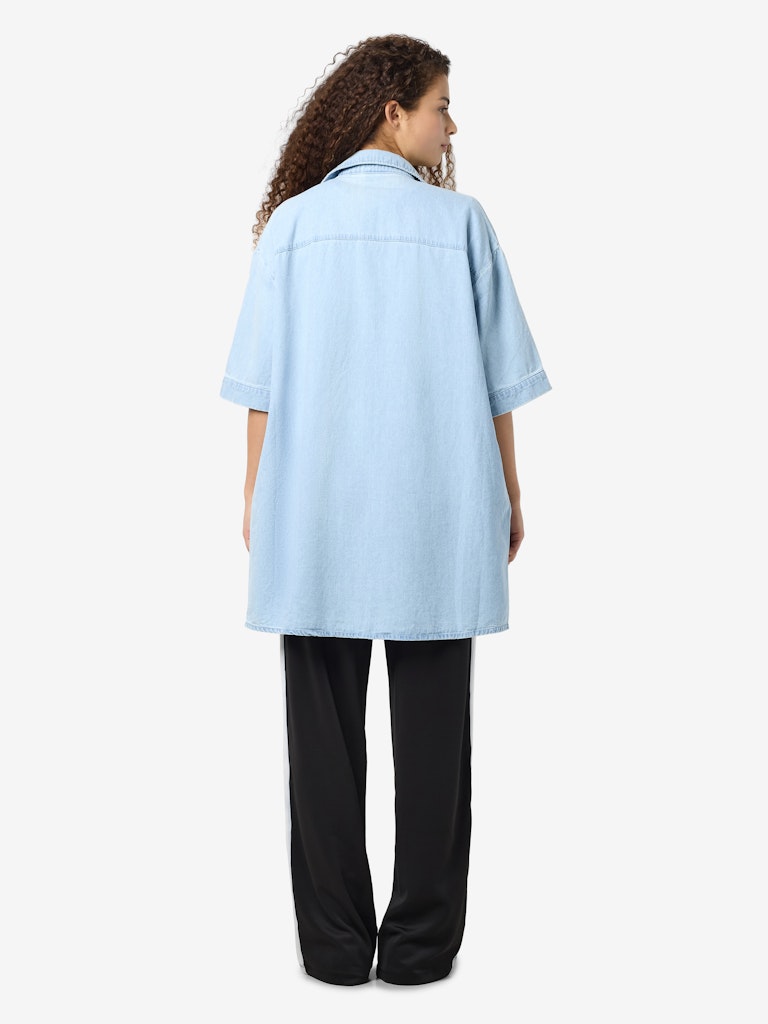 Jurken - Nmoregon S/S Denim Acid Shirt Dress van noisy may