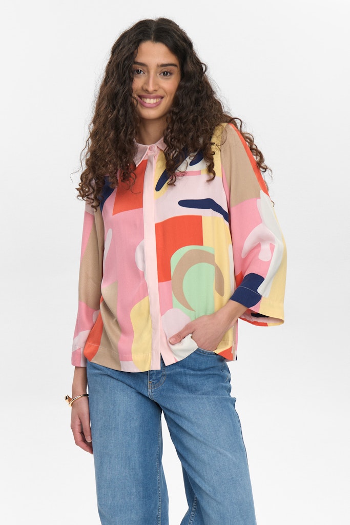 Shirts - Nuulrika Ss Shirt van Numph