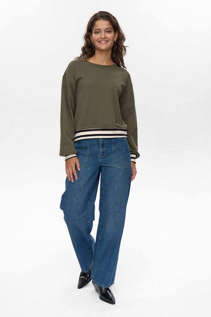 Grape leaf Sweaters - Nutada Sweat van Numph