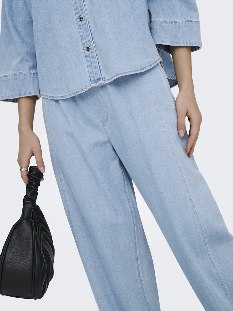 Onlvix Barrel Pull-Up Denim Pants