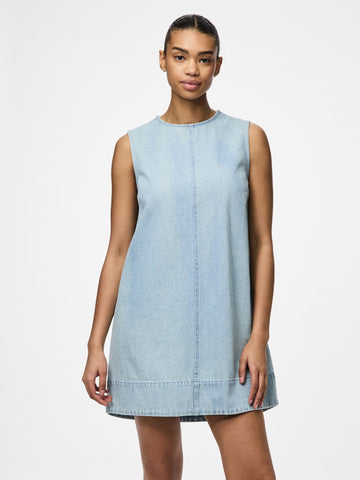 Jurken - Pcflora Sl Mini Denim Dress Noos van Pieces