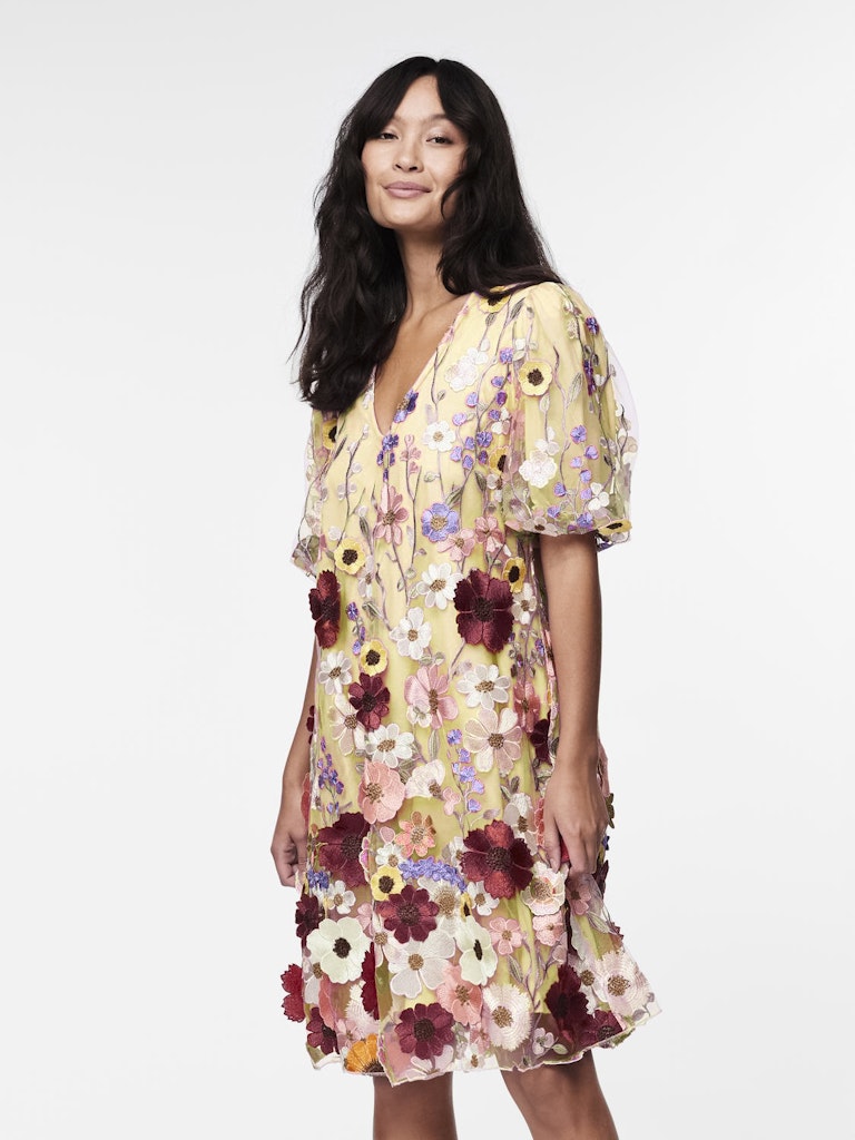Whisper White FLOWERS Jurken - Yasflowering Ss Dress New - Show van Y.A.S