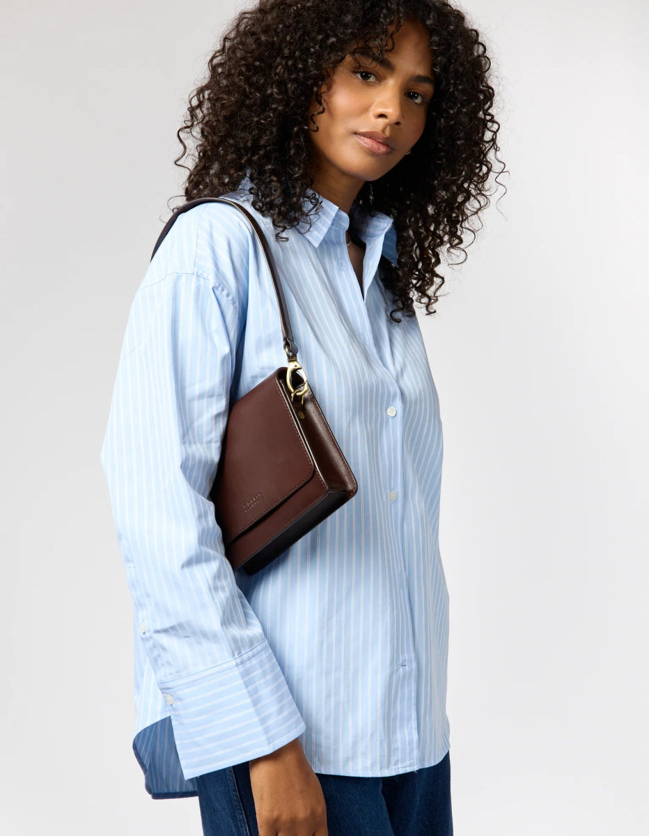 Handtassen - AUDREY MINI bag Chocolate Classic Leather with 2 handles van O My Bag