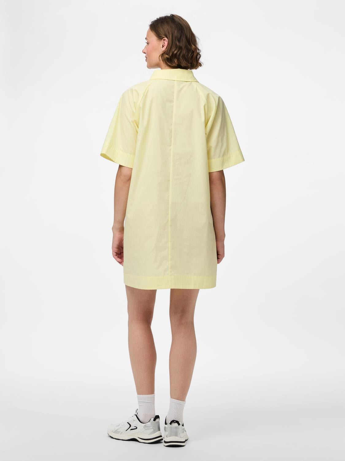 Jurken - Pctonja 2/4 Short Shirt Dress van Pieces