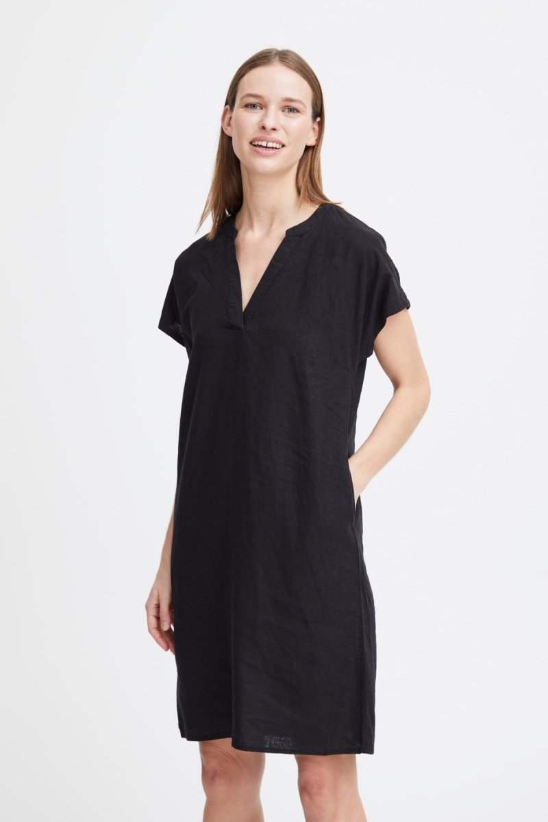 Black Jurken - Byfalakka V-Neck Dress van b.young