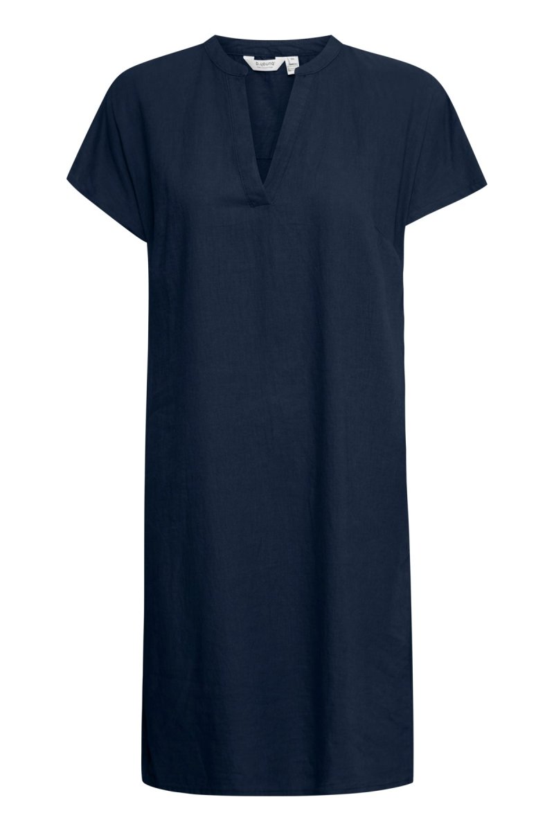 Byfalakka V-Neck Dress - SS26 van b.young – Jurken voor dames | Meisjes Brugge