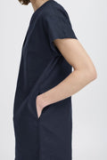 Byfalakka V-Neck Dress - SS26 van b.young – Jurken voor dames | Meisjes Brugge
