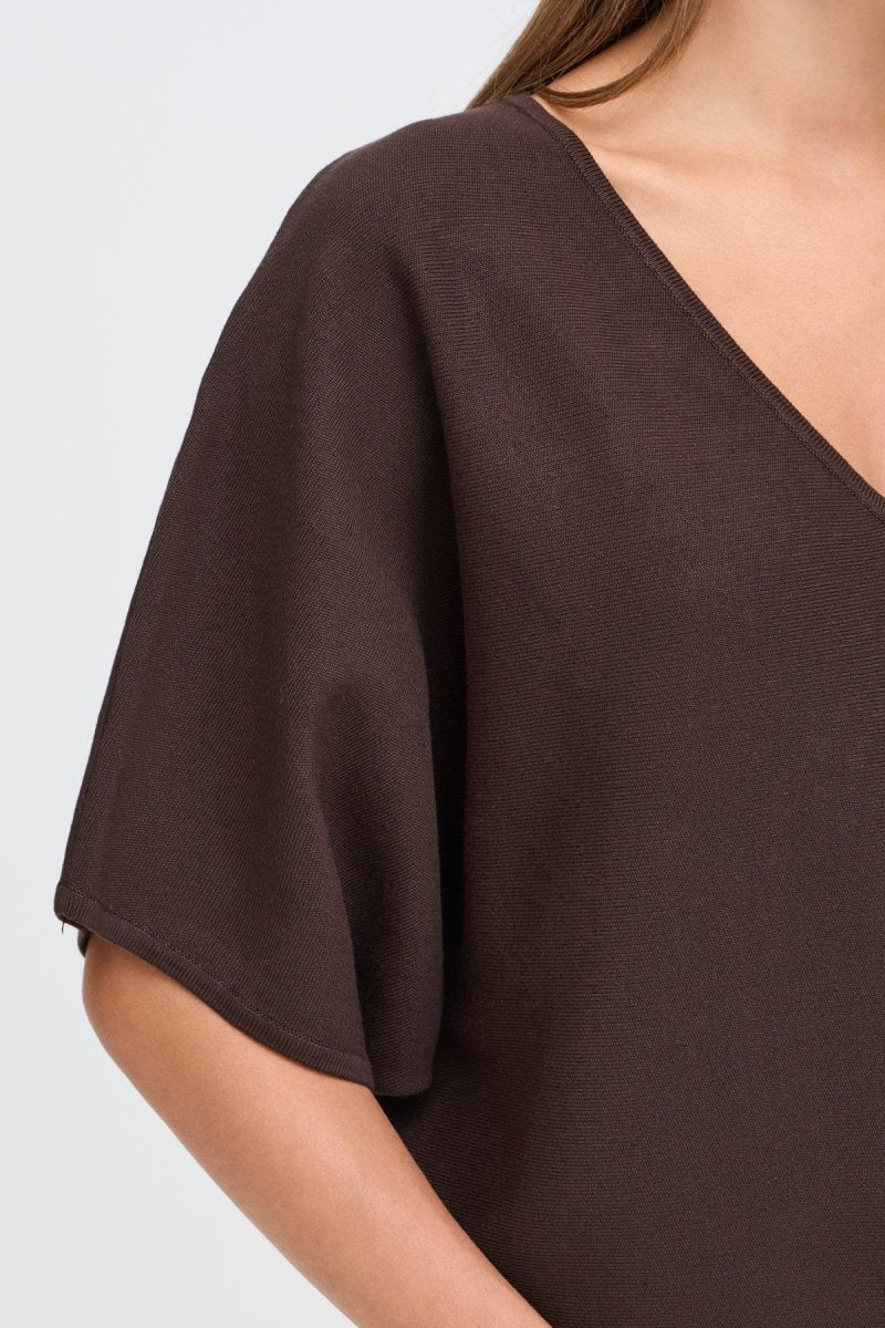 Bymmorla V-neck Short Sleeve - AW26 van b.young – Pulls voor dames | Meisjes Brugge