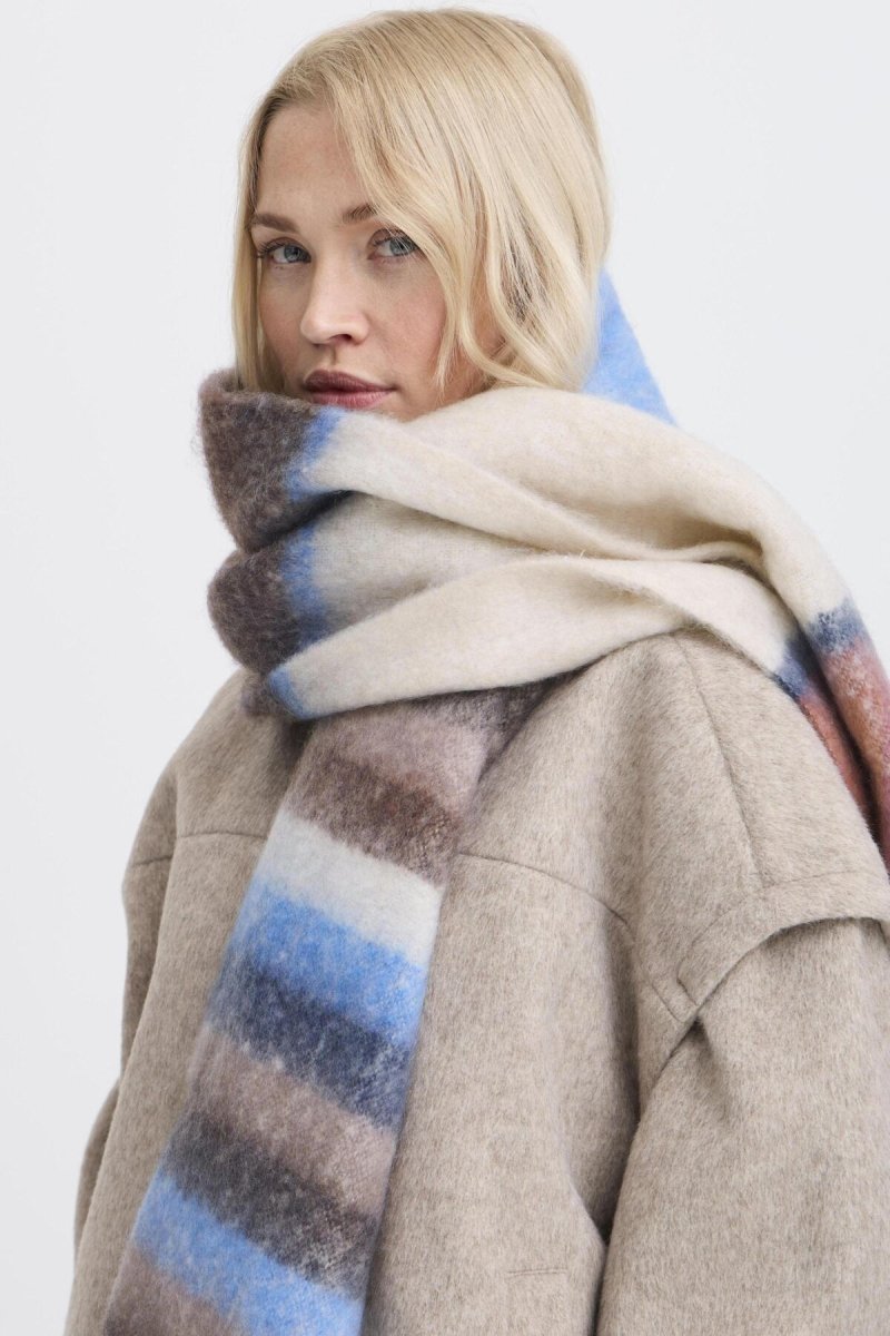 Sjaals - Byviliks Scarf van b.young