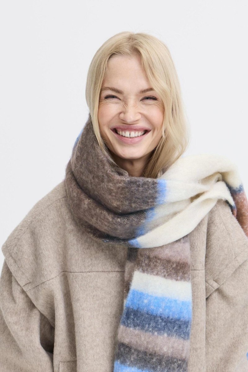 Sjaals - Byviliks Scarf van b.young