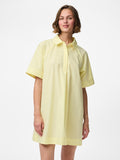 Pale banana Jurken - Pctonja 2/4 Short Shirt Dress van Pieces