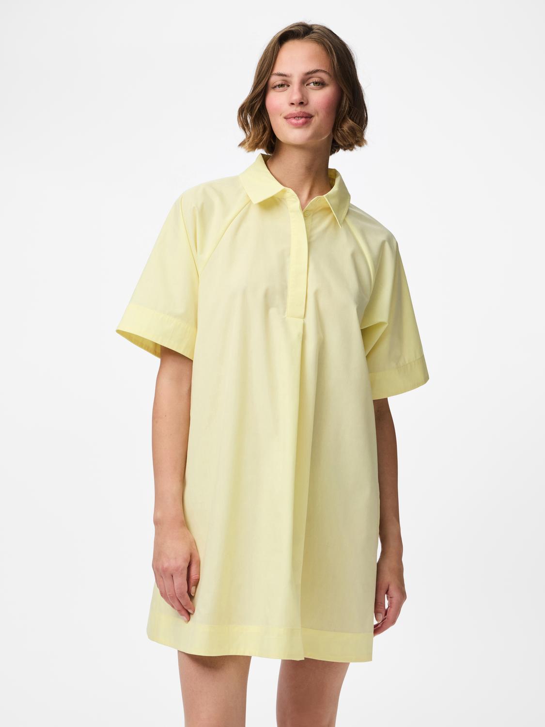 Pale banana Jurken - Pctonja 2/4 Short Shirt Dress van Pieces