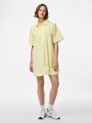 Jurken - Pctonja 2/4 Short Shirt Dress van Pieces