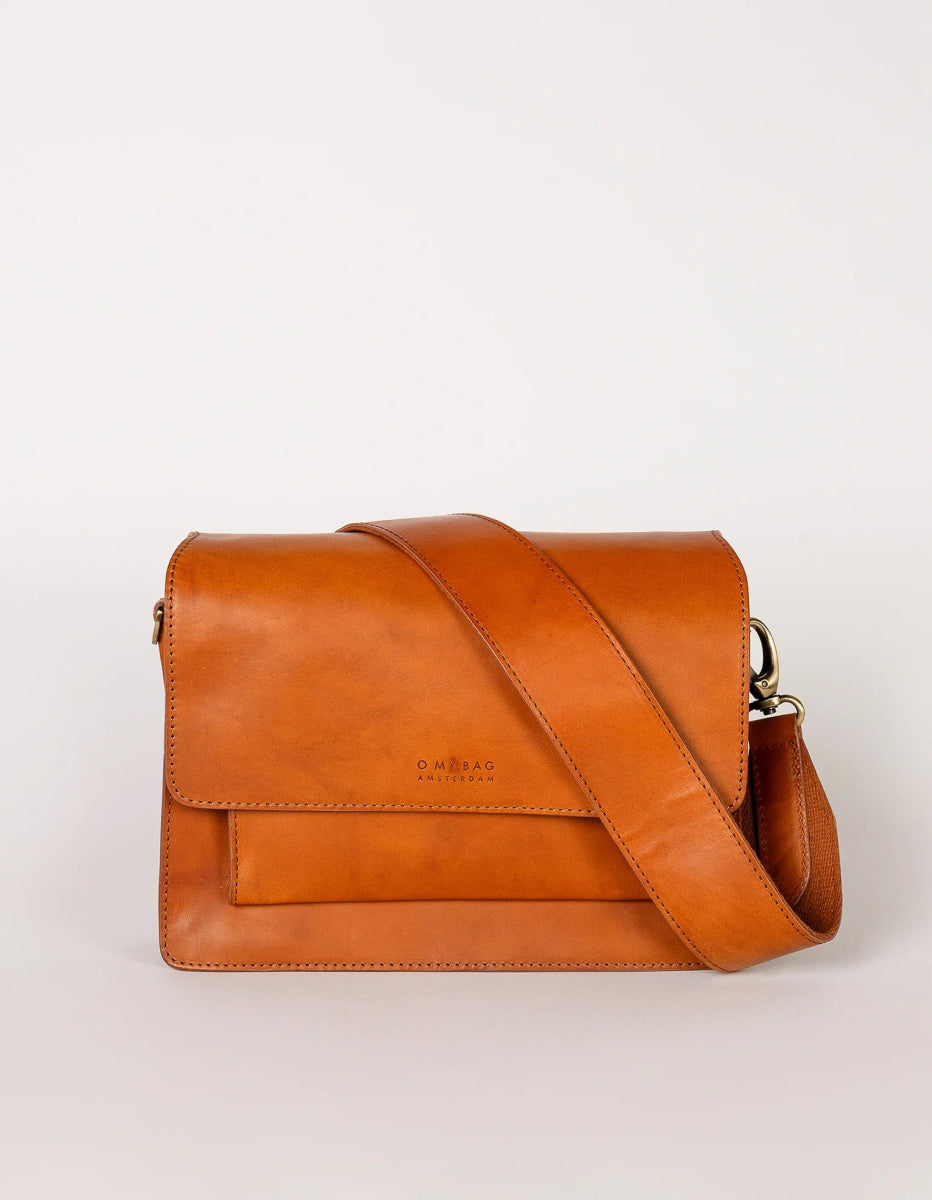 Handtassen - HARPER Cognac Classic Leather with 2 straps van O My Bag