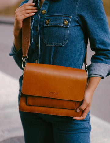 Handtassen - HARPER Cognac Classic Leather with 2 straps van O My Bag