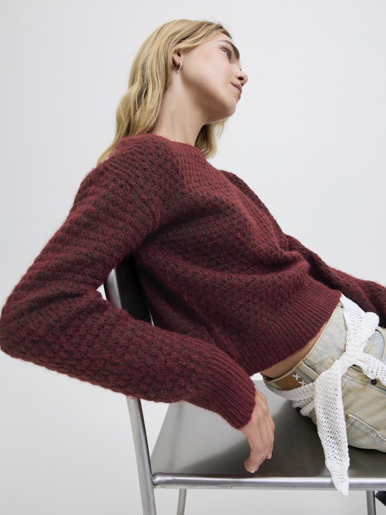 Cabernet Pulls - Jxmilly Structure Crew Neck Knit van JJXX