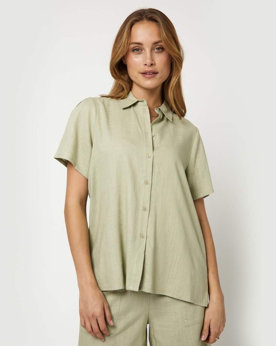 6313 Laurel Green Shirts - Koluna Short Sleeved Shirt van Moves