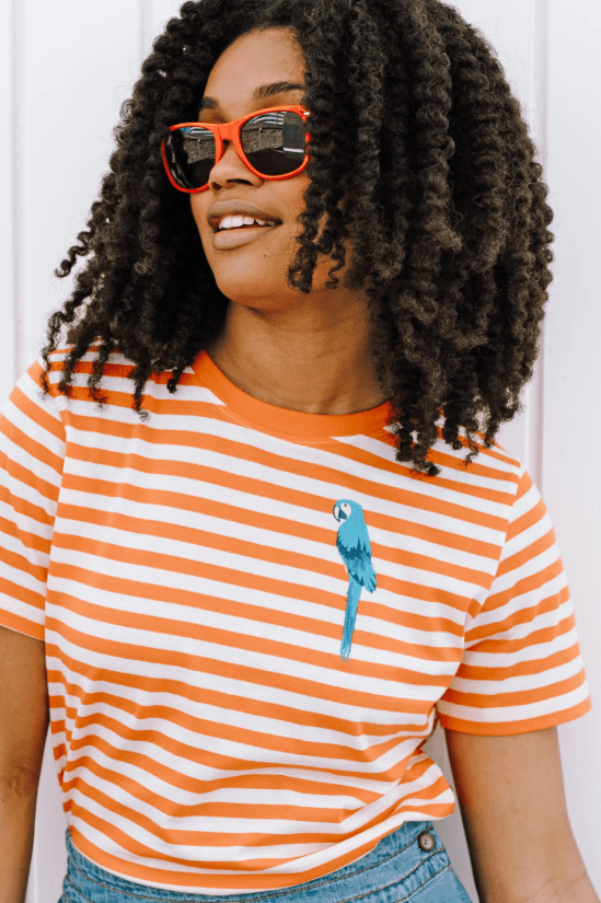 Off-White Orange, Stripy Parrot T-shirts - Maggie T-Shirt van Sugarhill Boutique