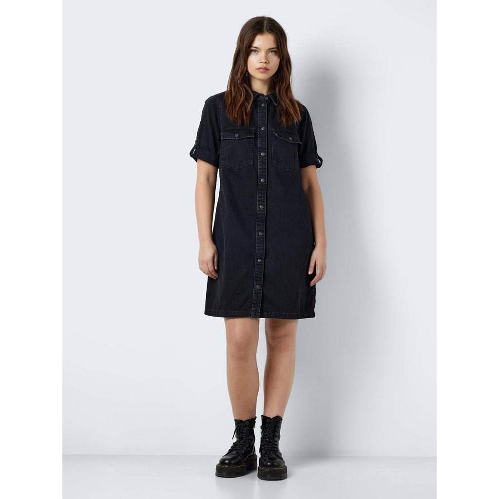 Black WASHED Jurken - Nmnew Signe S/S Denim Dress Noos van noisy may