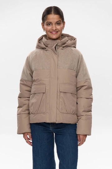 Jassen - Nuwillow Short Jacket van Numph