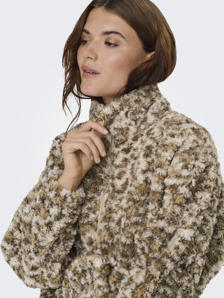 Humus Sweaters - Onlxena L/S Teddy Box Sweater van Only