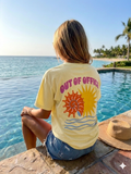 Out of office T-shirt van Meisjes Brugge – T-shirts voor dames | Meisjes Brugge
