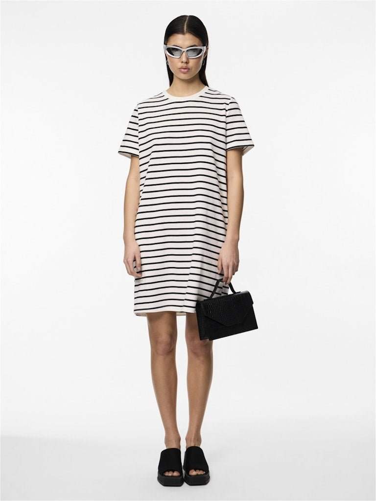 Jurken Pcchilli Summer Ss Sweat Dress Stripe van Pieces