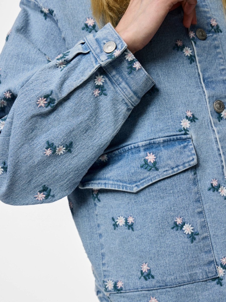Pcflora Ls Denim Emb Shirt Noos van Pieces – Shirts voor dames | Meisjes Brugge