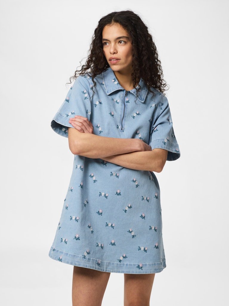 Pcflora Ss Denim Emb Dress – Jurken voor dames in kleur | Meisjes