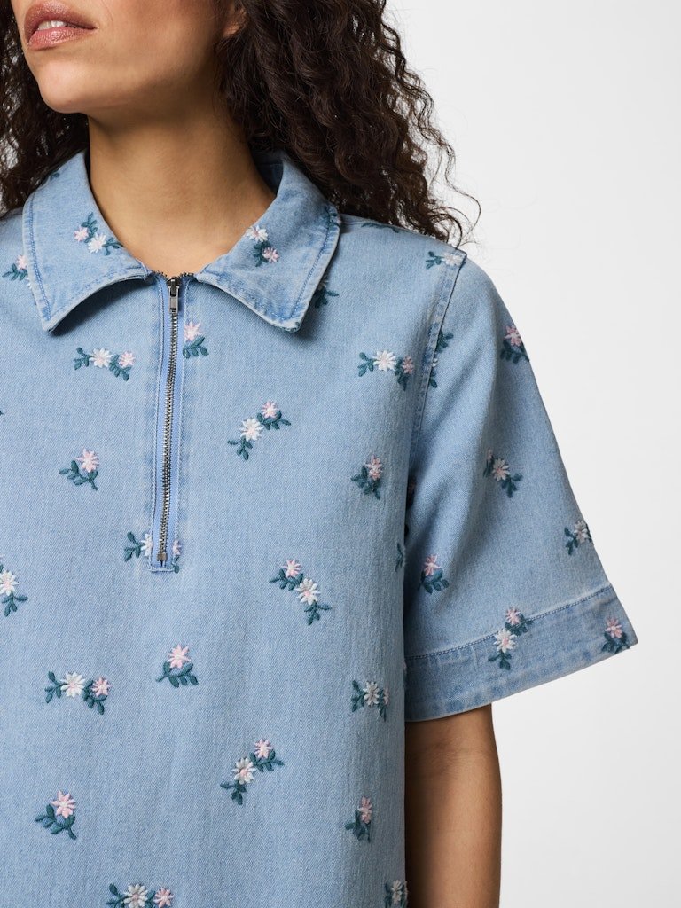 Pcflora Ss Denim Emb Dress – Jurken voor dames in kleur | Meisjes