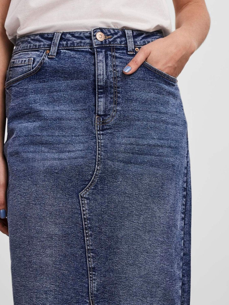 Pcjessie Hw Denim Midi Skirt Noos van Pieces – Rokken voor dames | Meisjes Brugge
