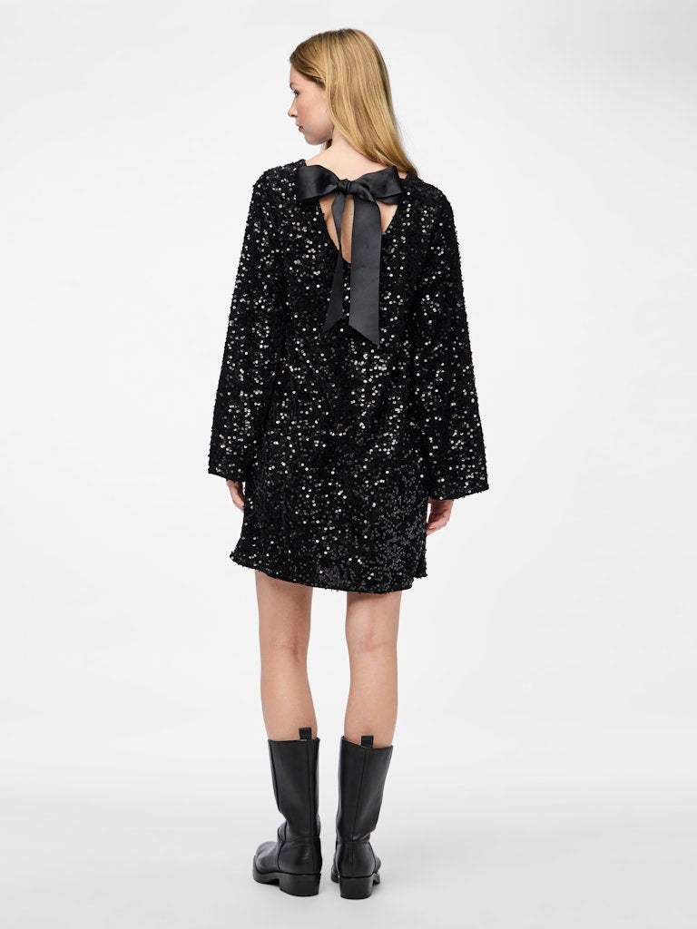 Pckam Ls Deep Back Bow Dress - koop Jurken van Pieces bij Meisjes Brugge