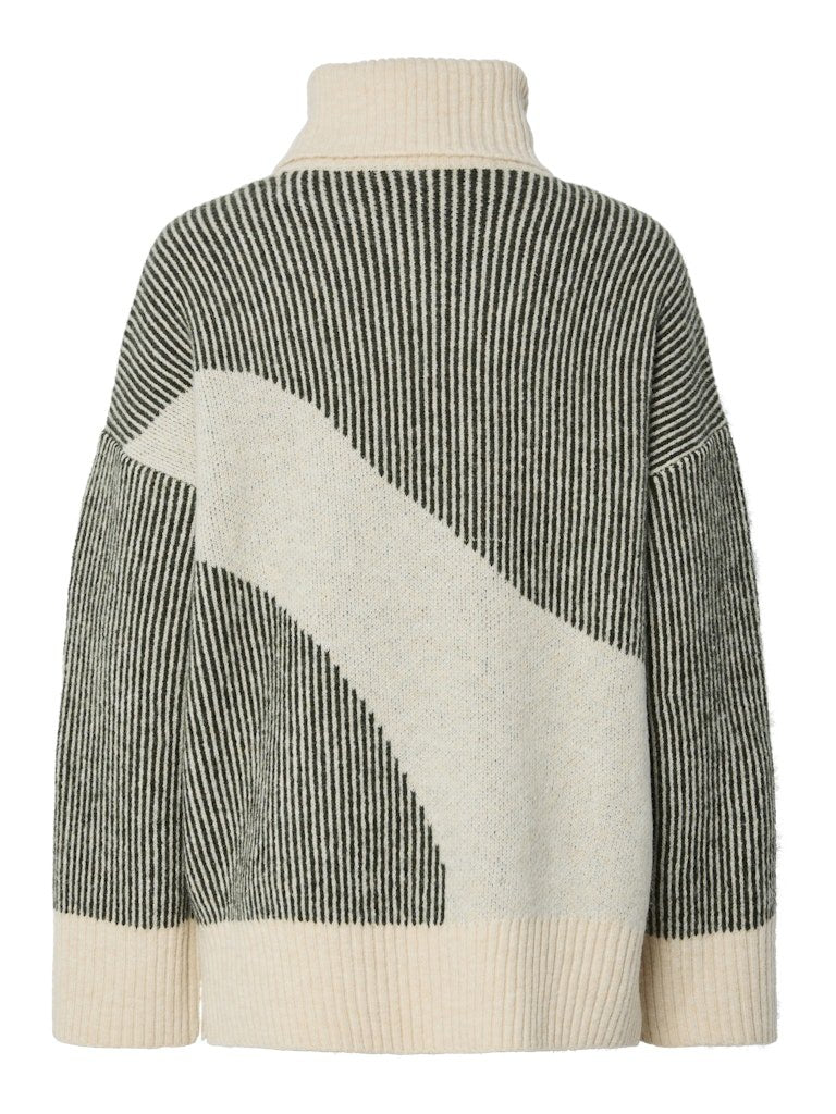 Darkest spruce Pulls - Pclinna Roll Neck Loose Knit van Pieces