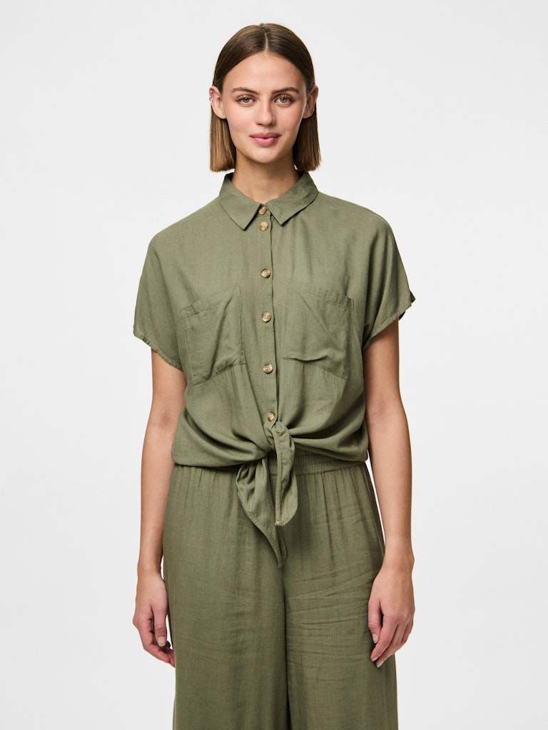 Pcpia Ss Tie Shirt Noos - SS25 van Pieces – Shirts voor dames | Meisjes Brugge